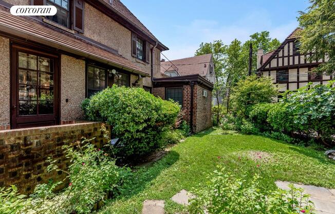 75 ASCAN AVE