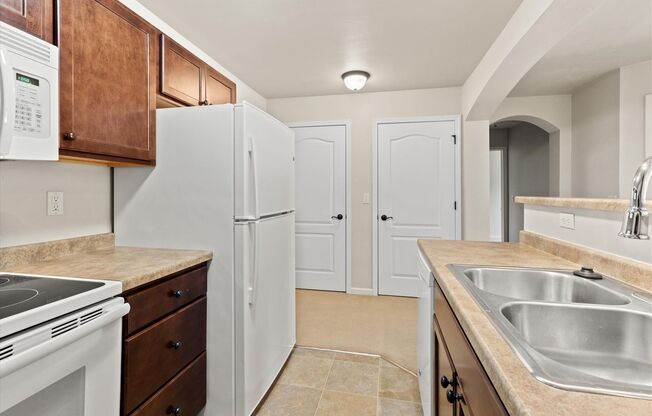 2 beds, 1 bath, 1,100 sqft, $1,465, Unit 108