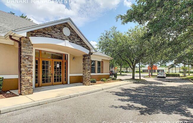 1850 N ALAFAYA TRL