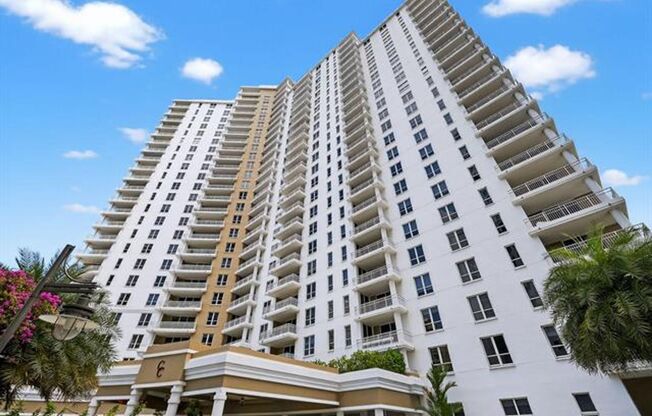 2 beds, 2.5 baths, $5,400, Unit # 1604