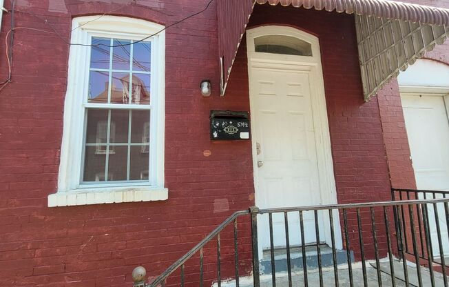 3 bedroom 1 bathroom home located in Lancaster City