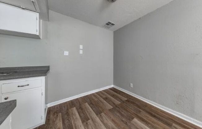 1 bed, 1 bath, 800 sqft, $689, Unit 146-G