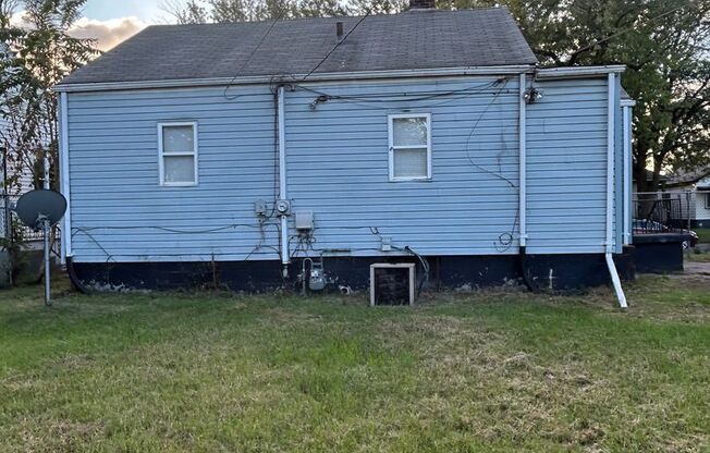 2 Bedroom Home with Bonus Rooms in West Gary