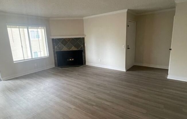 2 beds, 2 baths, 1,015 sqft, $2,975, Unit 211