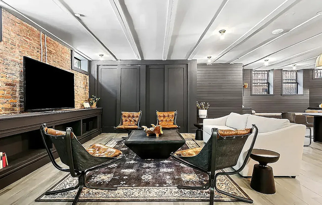 1 bed, 1 bath, $3,350, Unit 417
