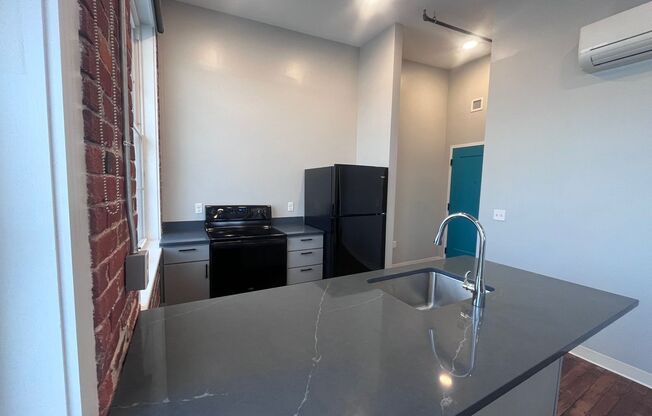Studio, 1 bath, 563 sqft, $1,910, Unit 316