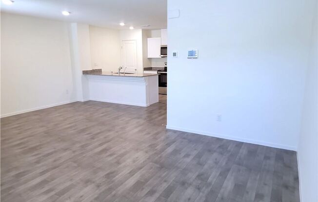Modern Southwest Vegas Townhome with Loft, Quartz Kitchen & 2-Car Garage