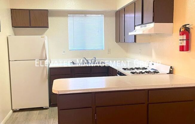 1008 ALVARADO DR SE