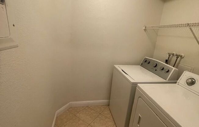 1 bed, 1 bath, $1,100, Unit UNIT 1207