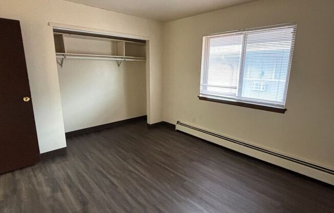 1 bed, 1 bath, 700 sqft, $899, Unit Lovers Lane-218