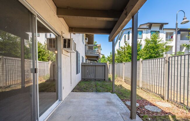 2 beds, 1 bath, 830 sqft, $1,950, Unit 16