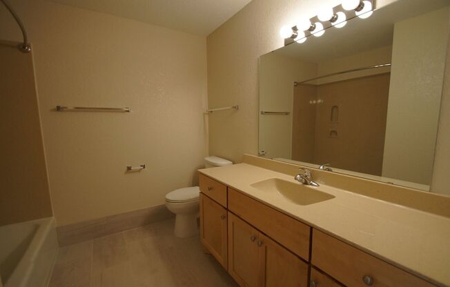 1 bed, 1 bath, 780 sqft, $1,448, Unit 414