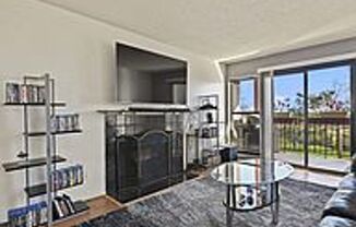 Spacious 2Bd/1Ba Condo in Westminster! Available 8/1!
