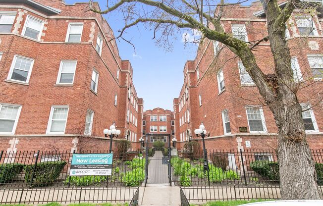 2 beds, 1 bath, 569 sqft, $2,300, Unit 6116-3E