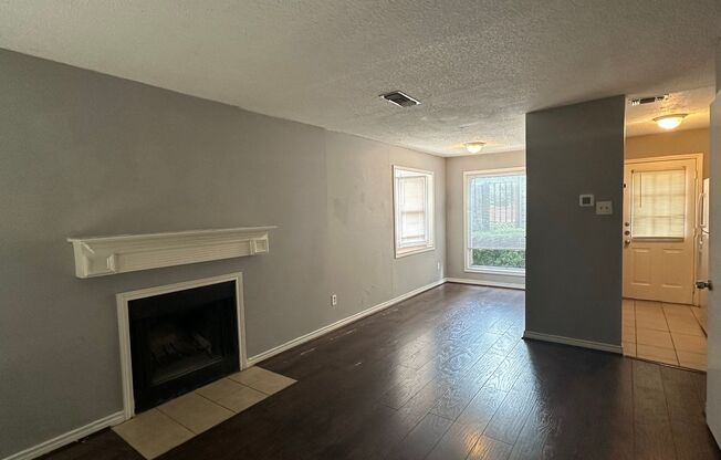 1221 Abrams Rd