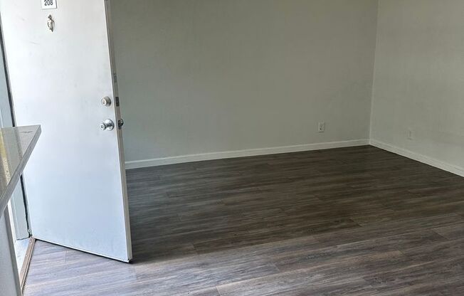 1 bed, 1.5 baths, 650 sqft, $1,375, Unit 208