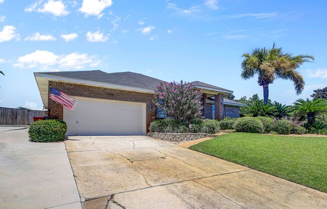 Large Pool Home w/Cabana & Extra Parking Available October 1st!