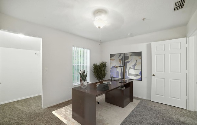 Welcome To
CHARLESTON CLUB APARTMENTS