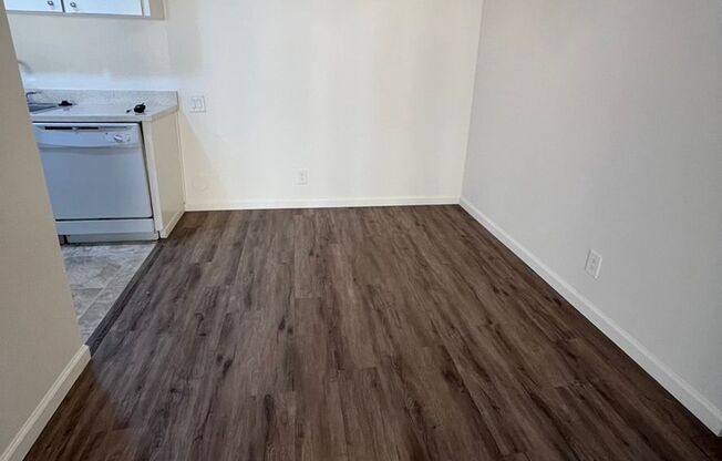 2 beds, 1 bath, 900 sqft, $3,500, Unit 215D