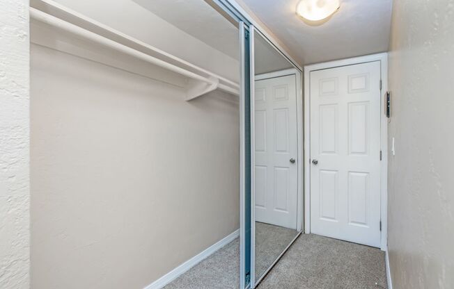 3 beds, 2 baths, 1,010 sqft, $1,360, Unit 151