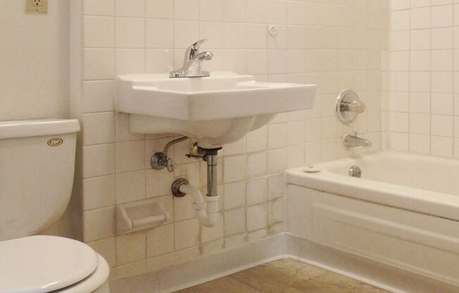 1 bed, 1 bath, 410 sqft, $1,000, Unit 18 - 1925 - 1