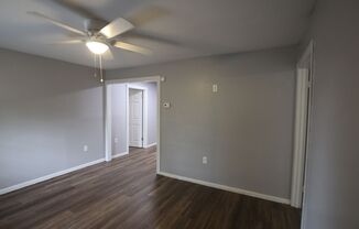 2 beds, 1 bath, $995