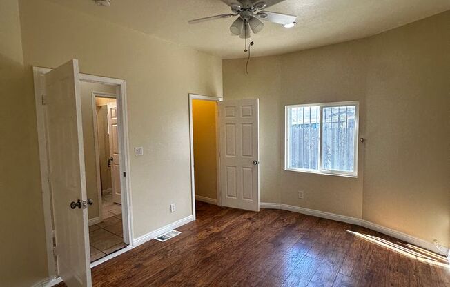 Welcome to 750 E 40th Pl