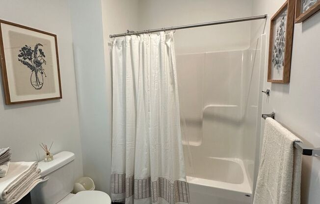 Studio, 1 bath, 425 sqft, $1,695, Unit 311 - Furnished