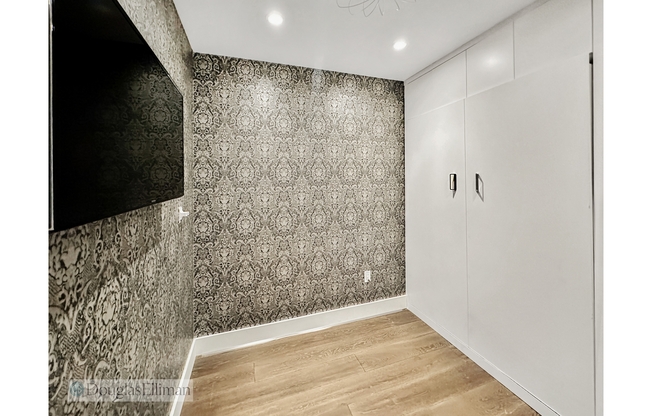 2 beds, 1 bath, 940 sqft, $6,500, Unit 11K
