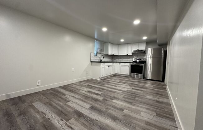 2 beds, 1 bath, $1,399, Unit 13