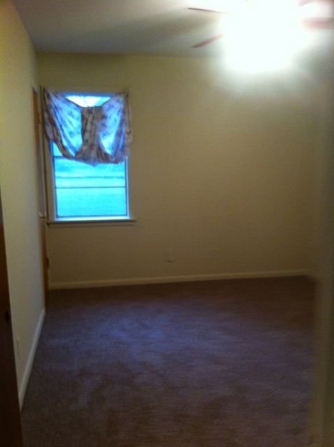 3 beds, 1.5 baths, $900