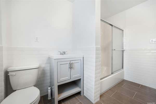 2 beds, 1 bath, $3,195, Unit 2