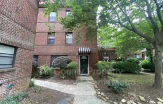 702 ARGONNE AVE NE