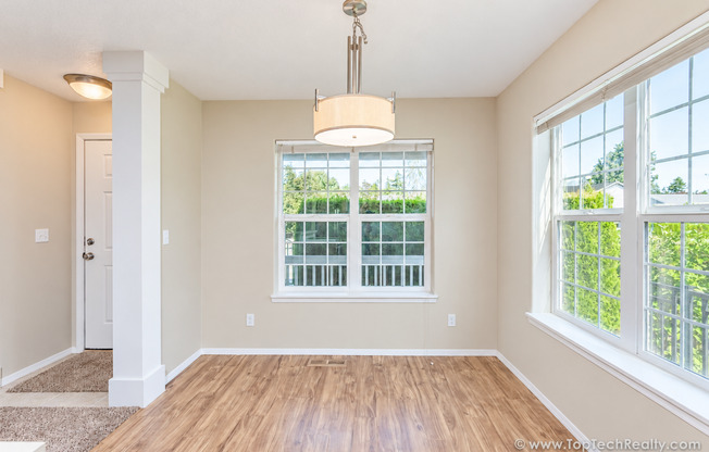 3 beds, 2.5 baths, $2,550
