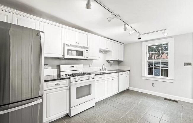 14 SCHOULER CT