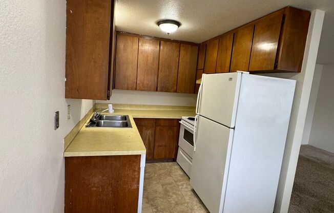 1 bed, 1 bath, $850, Unit #35