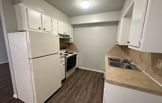 1 bed, 1 bath, 650 sqft, $650, Unit Blackwelder #6