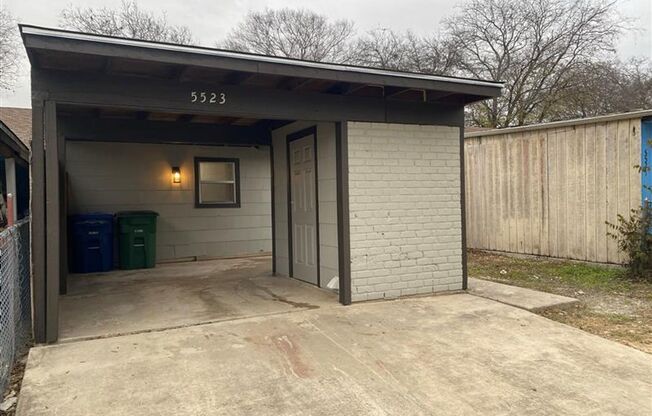 Cute 3/1 home with covered parking and large backyard