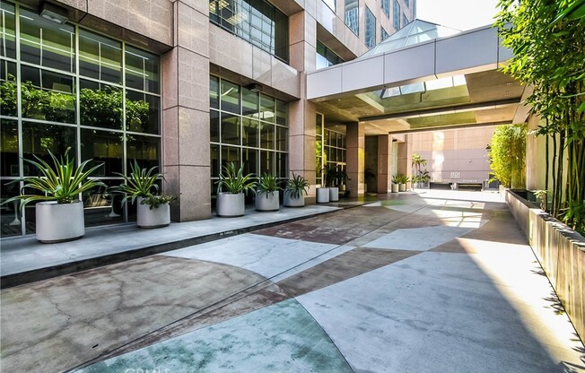 2 beds, 2 baths, 1,320 sqft, $3,850, Unit 1603