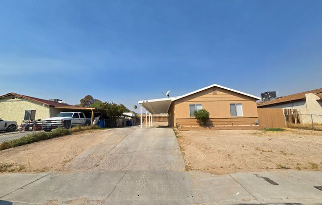 A Very Nice and Clean 3 Bedroom Single Story House in East Las Vegas. NO HOA!!!