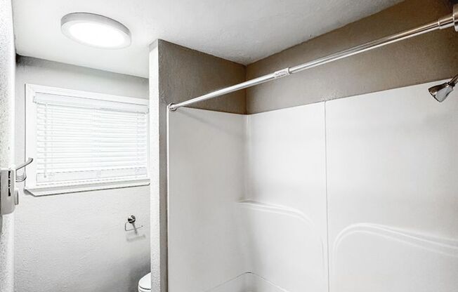 2 beds, 1 bath, 1,000 sqft, $1,650, Unit PDRey563