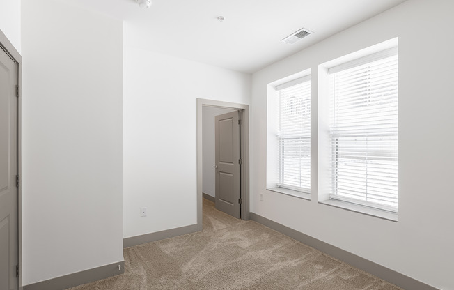 2 beds, 1 bath, 966 sqft, $1,519, Unit 2305CL