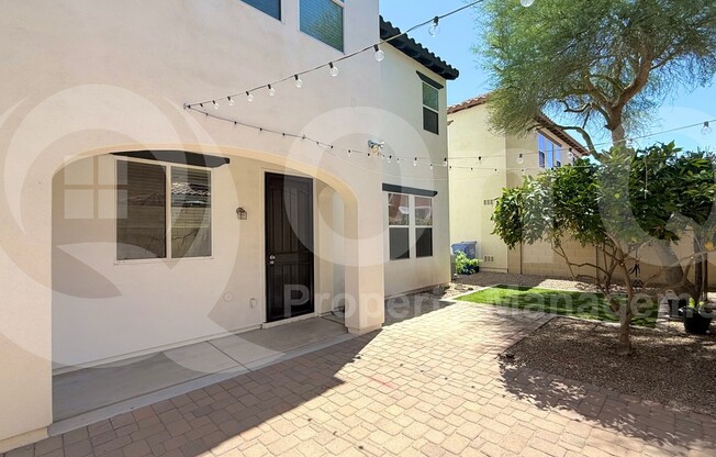 1090 W CAROLINE LN