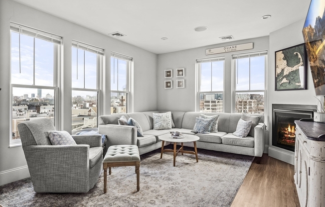 2 beds, 2 baths, 1,300 sqft, $4,650, Unit 14