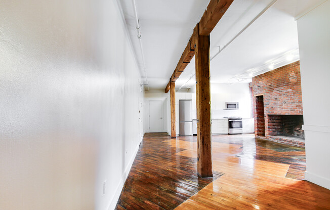 2 beds, 1 bath, 1,100 sqft, $4,400, Unit E214