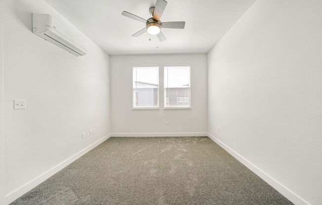 2 beds, 2 baths, 1,012 sqft, $1,810, Unit 122