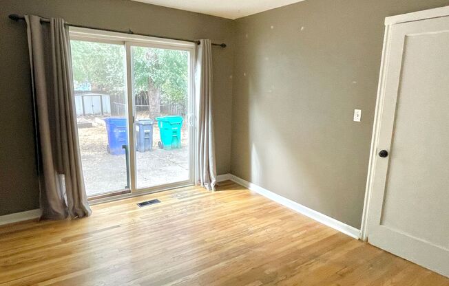 3 beds, 1 bath, $2,295