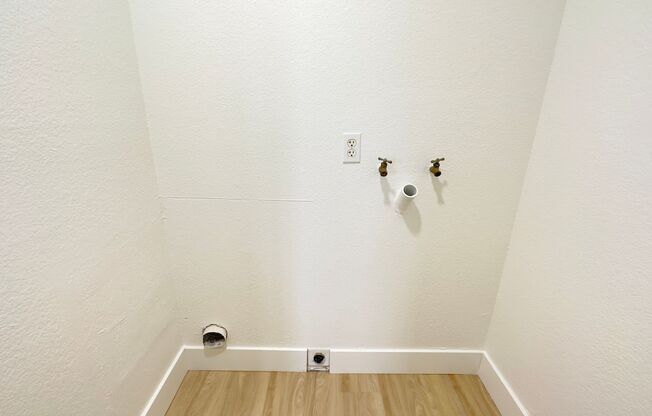 1 bed, 1 bath, 495 sqft, $1,079, Unit F13