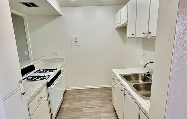 Studio, 1 bath, 433 sqft, $1,750, Unit 237