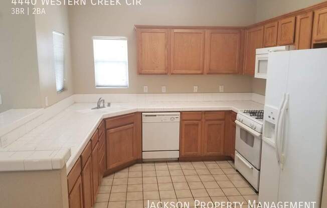 4440 WESTERN CRK CIR